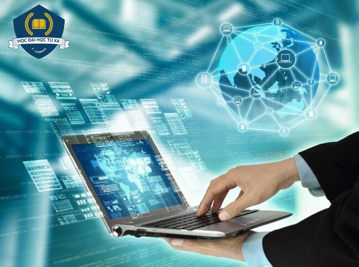 Tham gia nhóm học công nghệ thông tin online